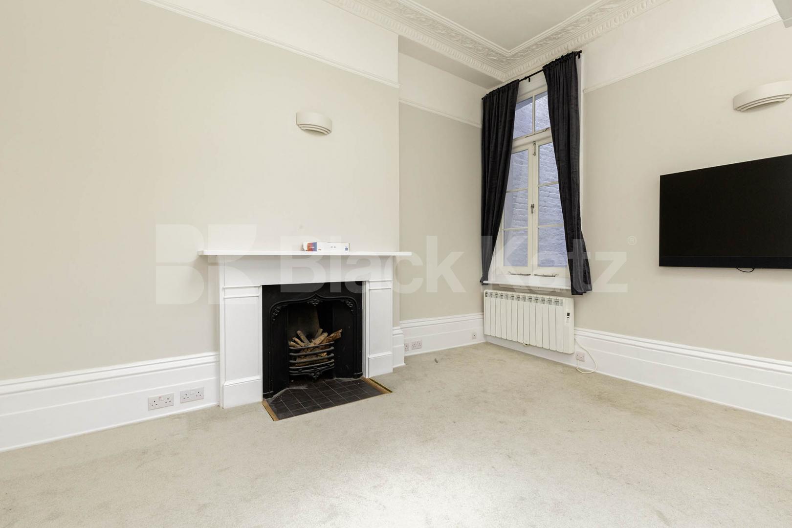 Stunning studio with a mezzanine level sleeping area mins to tube and hyde park Inverness Street, Hyde Park / Bayswater